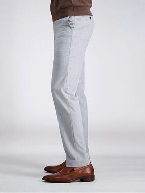 Men’s Haggar Slim Fit Flat Front 4-Way Stretch Light Grey Dress Pant 30Wx32L NWT